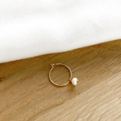 Mono Boucle "Lucy" Perle D'eau Douce Plaqué Or